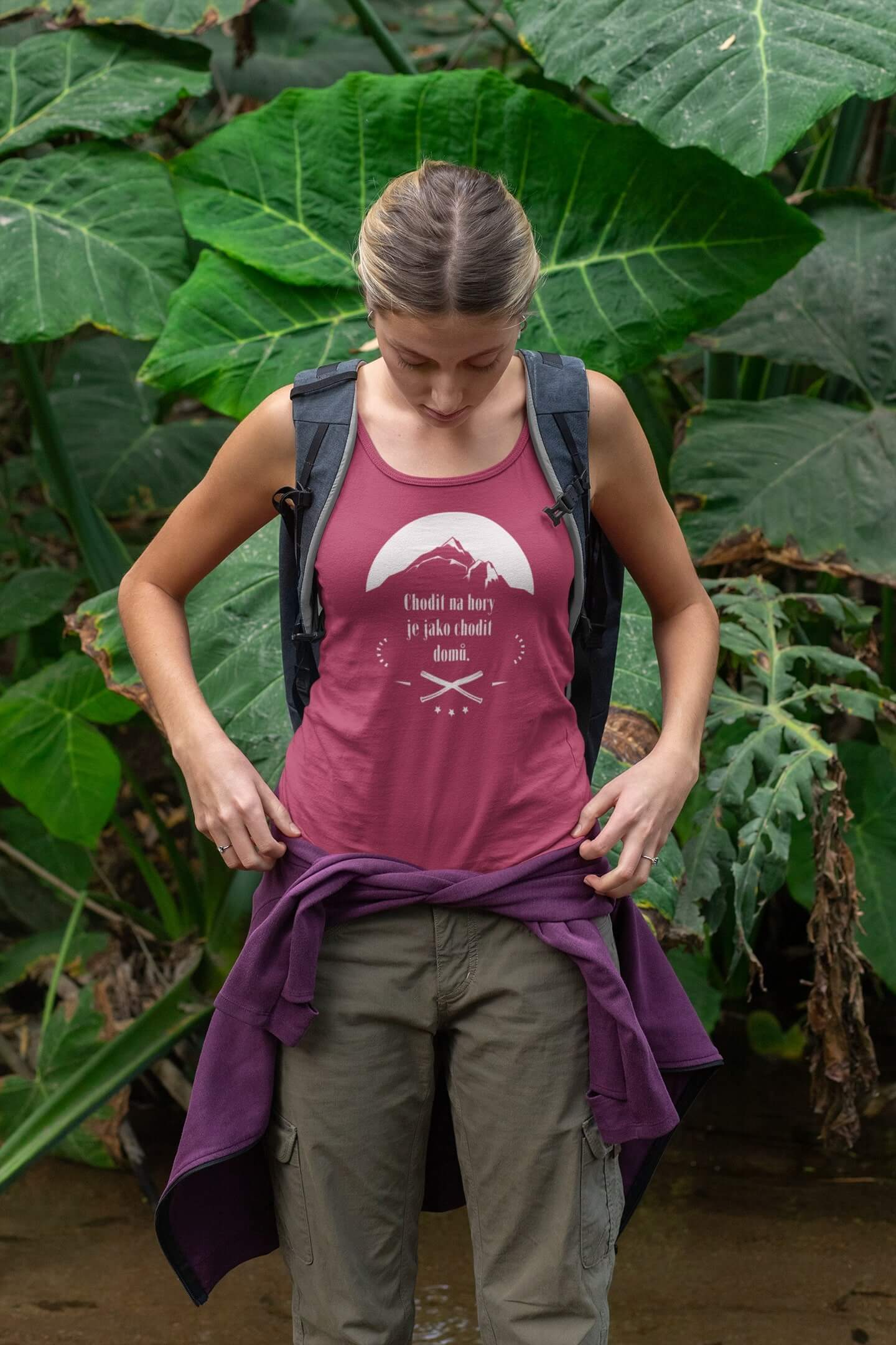 Dámské tílko Chodit na hory Barva: Purpurová