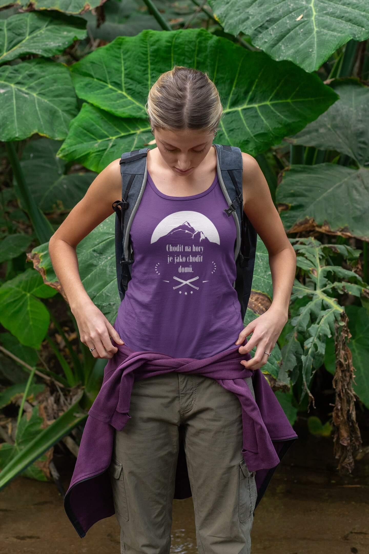 Dámské tílko Chodit na hory Barva: Fialová