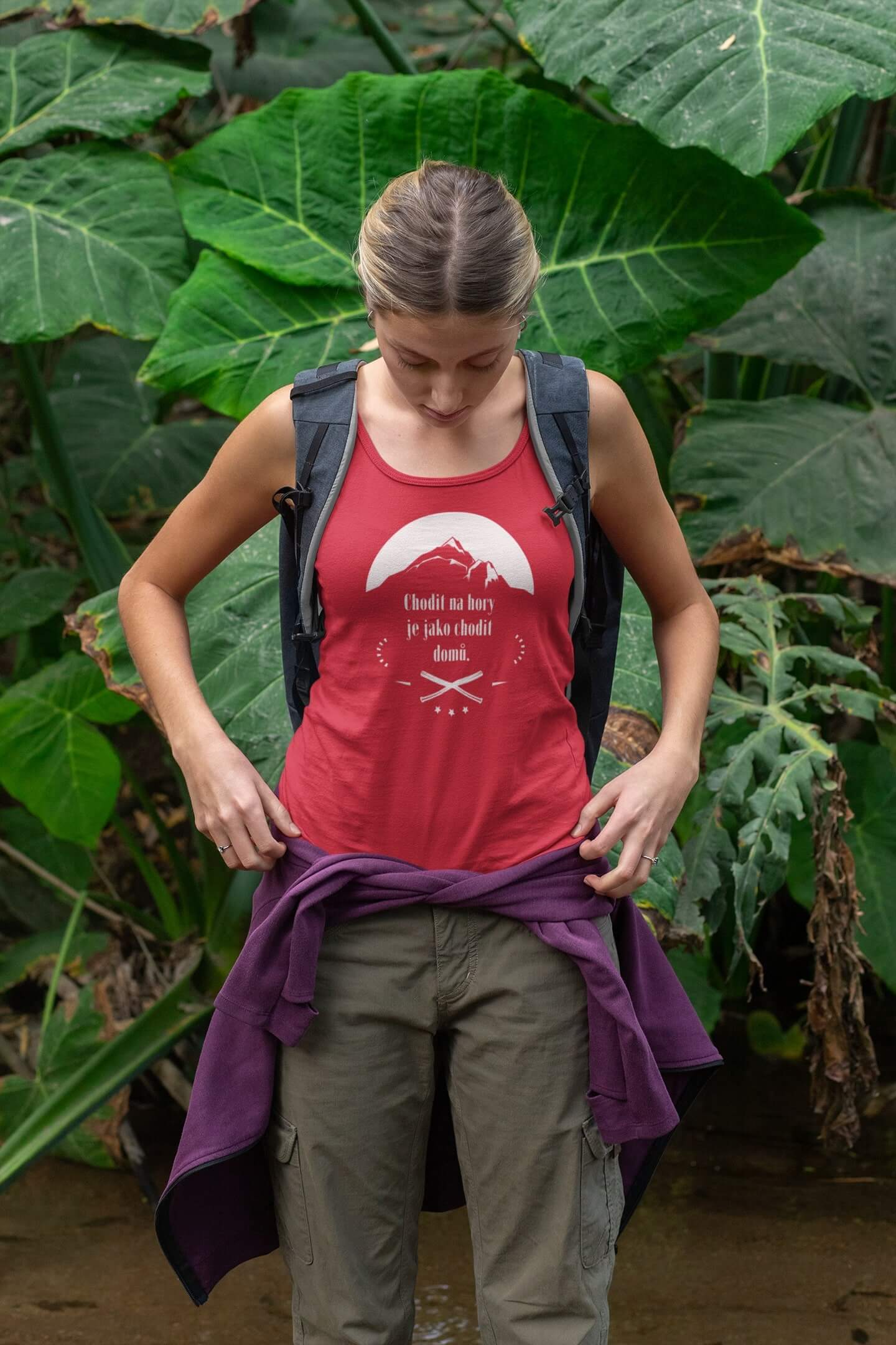 Dámské tílko Chodit na hory Barva: Červená
