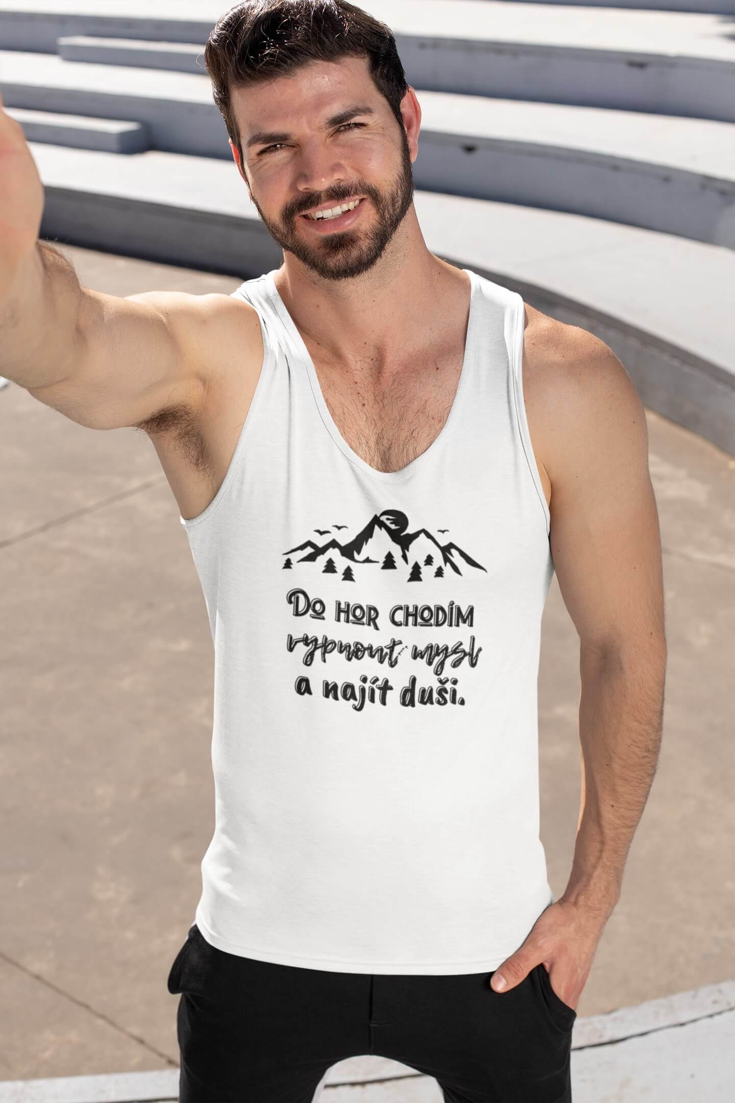 Pánské tílko Do hor chodím Barva: Bíla