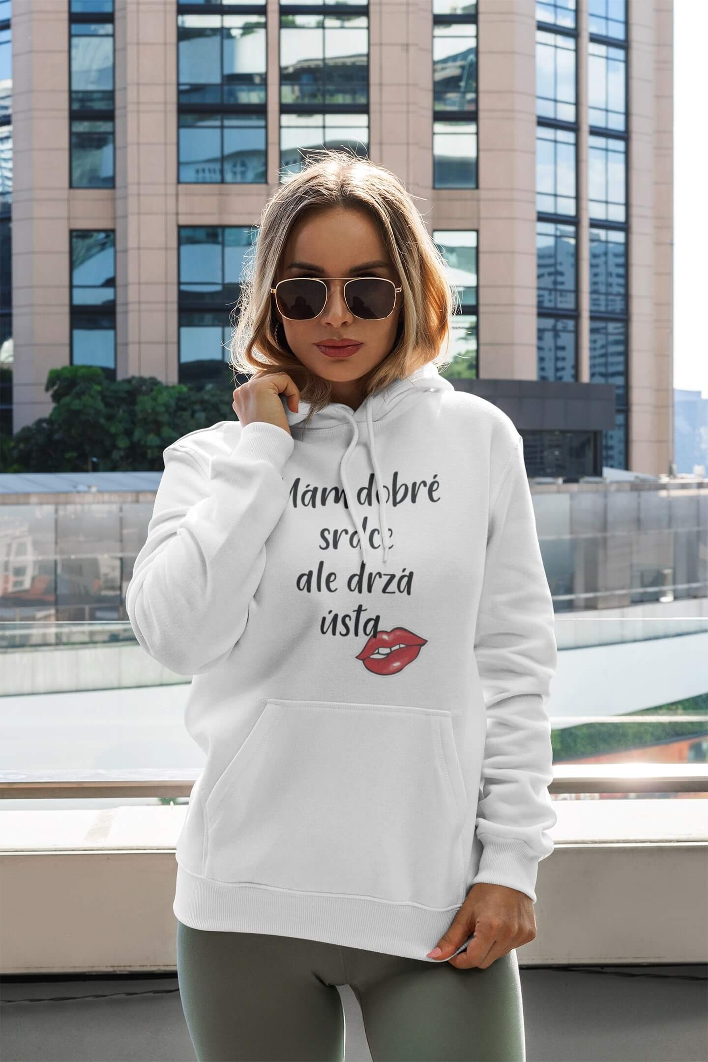 Dámská mikina Dobré srdce Barva: Bíla, Velikost: XS