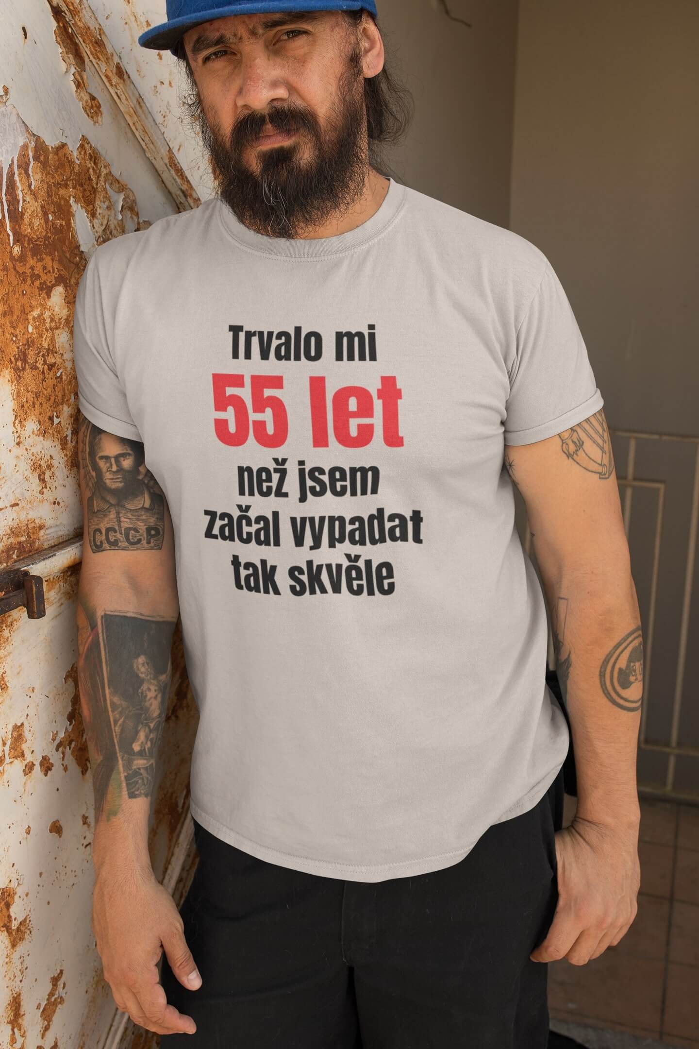 Pánské tričko Trvalo mi 55 let Barva: Ledově šedá
