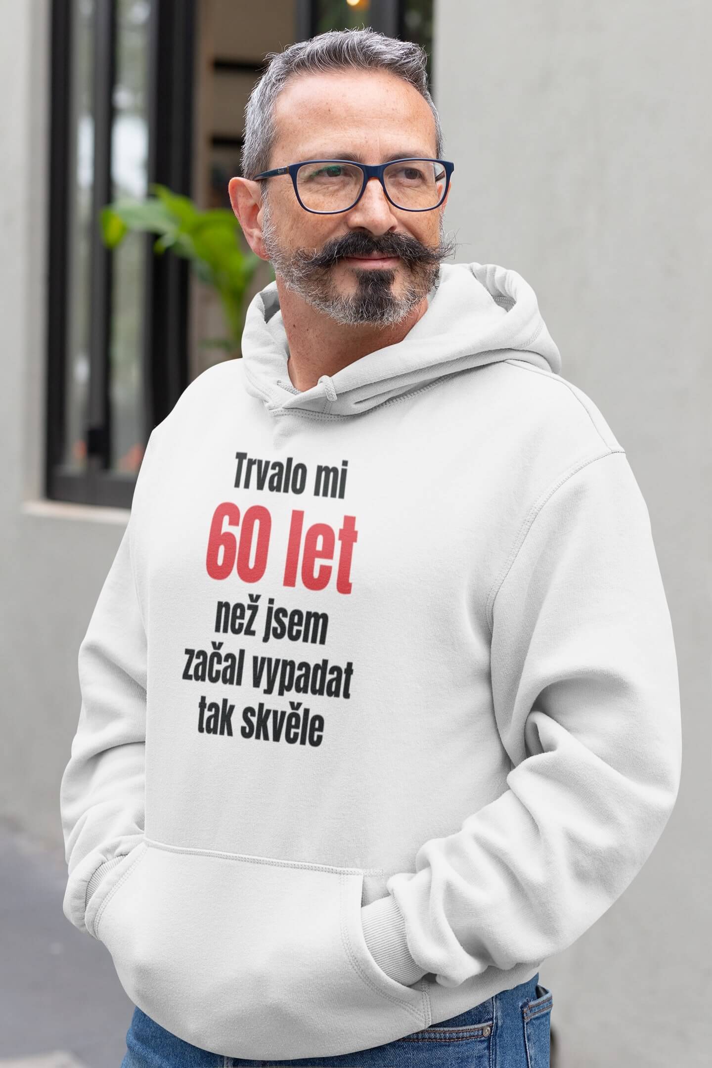 Bílá