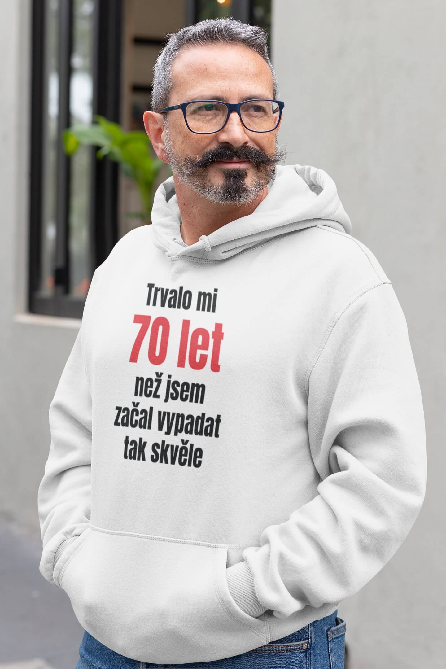 Pánská mikina Trvalo mi 70 let Barva: Bíla, Velikost: 4XL