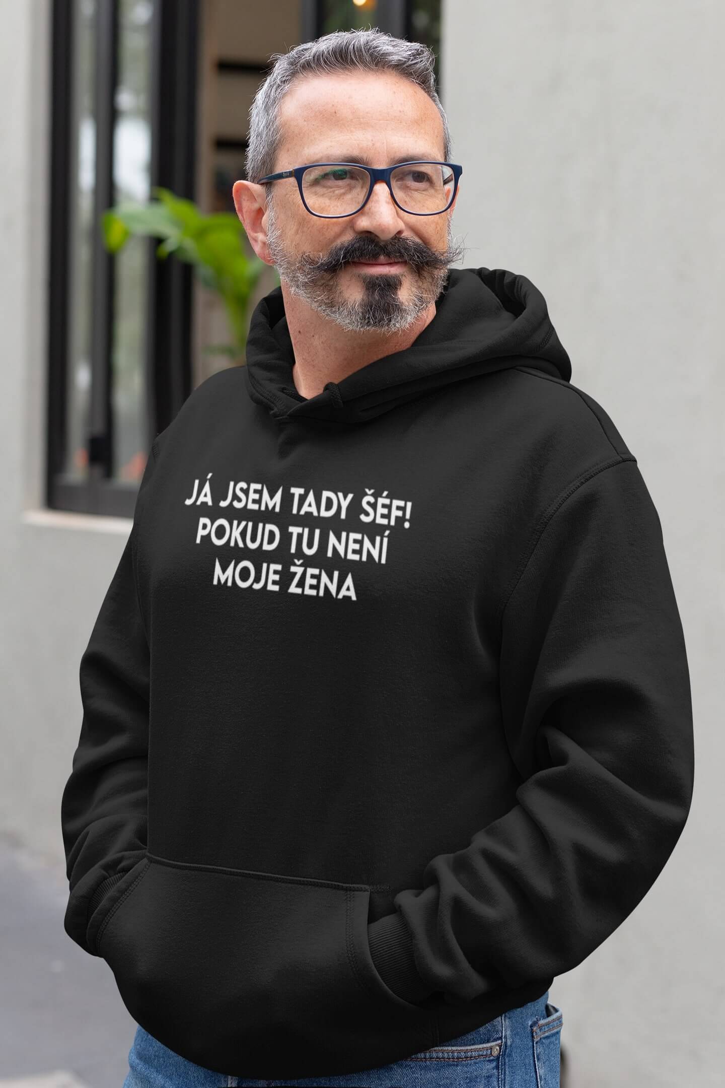 Levně Pánská mikina JÁ JSEM TADY ŠÉF! Barva: Černá