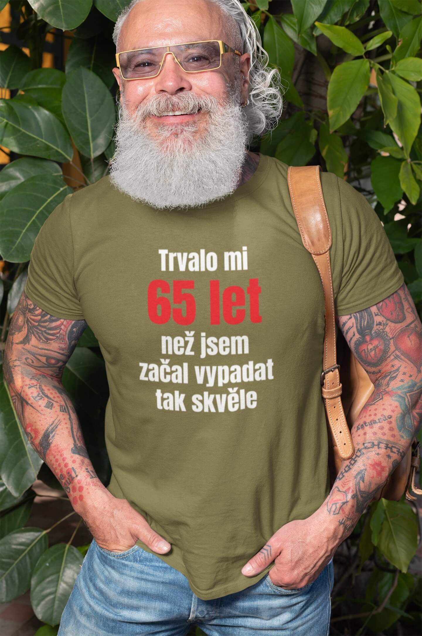 Pánské tričko Trvalo mi 65 let Barva: Svetlá khaki, Velikost: M