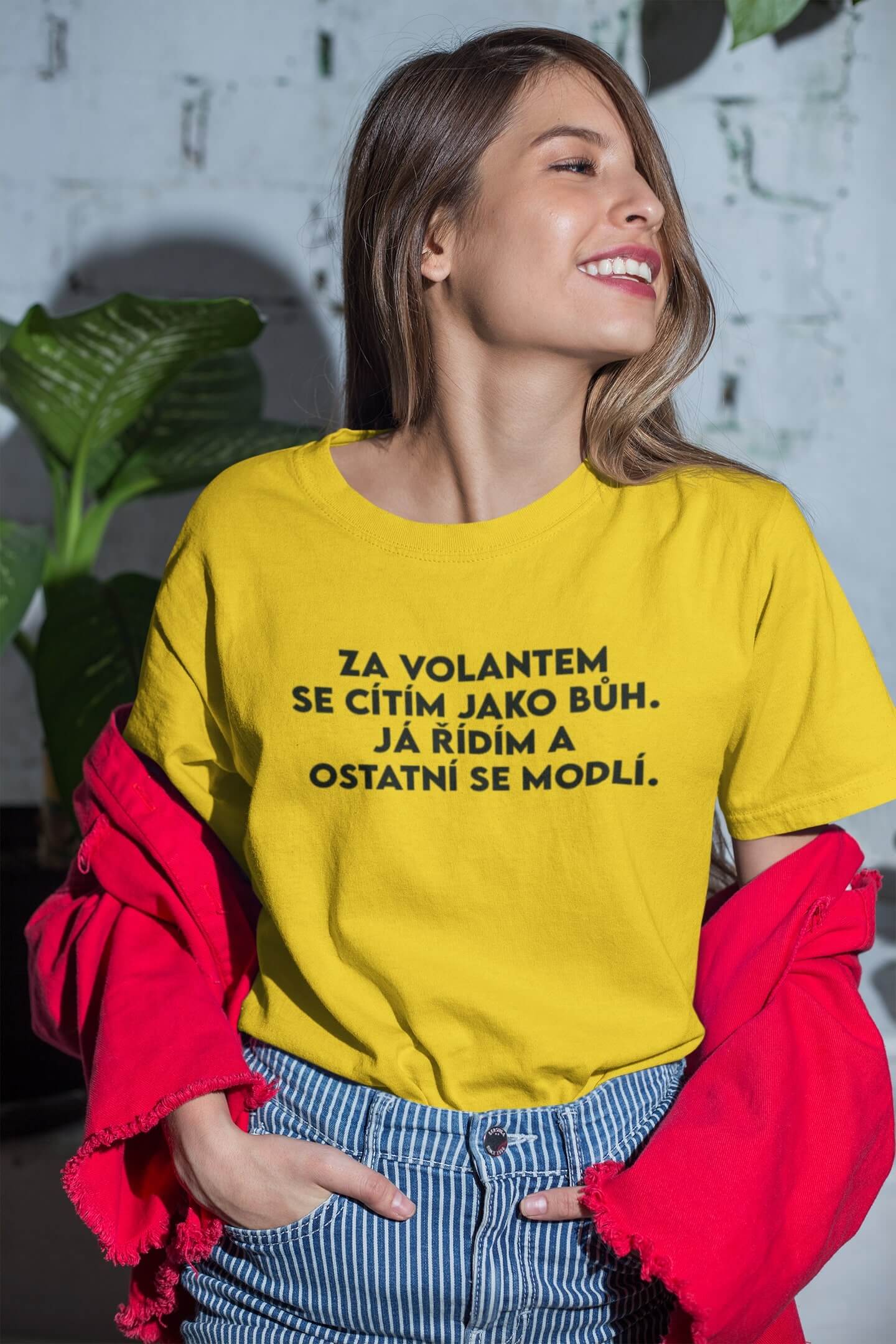 Žlutá