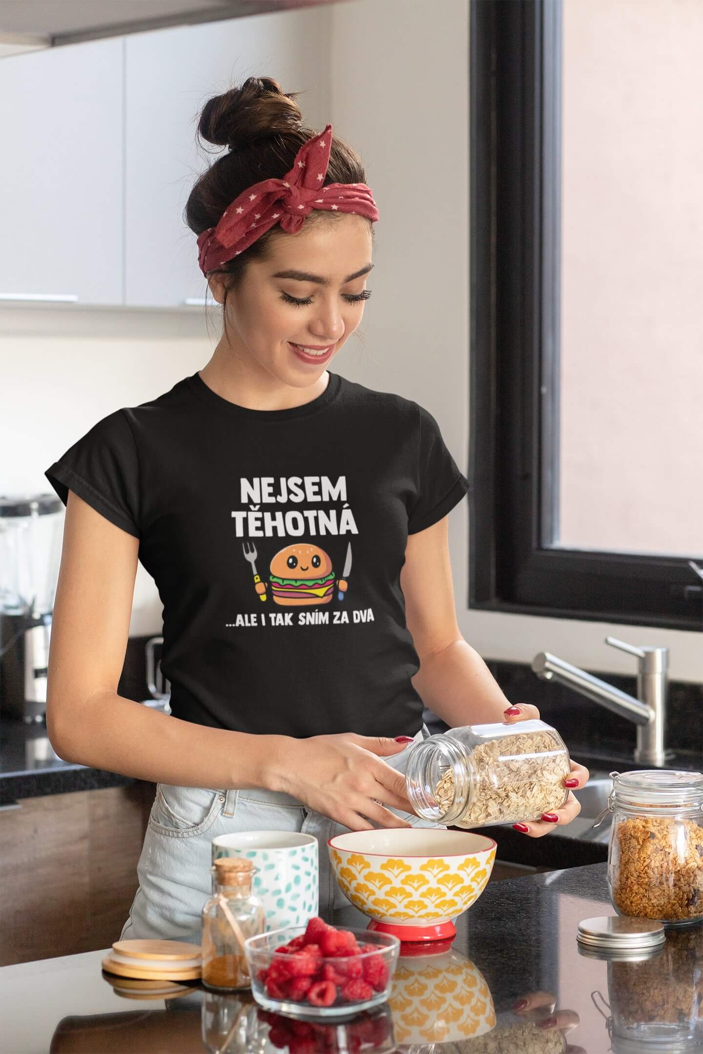 Levně Dámské tričko Nejsem těhotná Barva: Černá