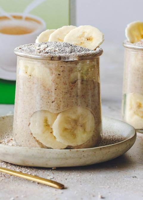 Rychlý dezert do skleničky s cappuccinem a banánem