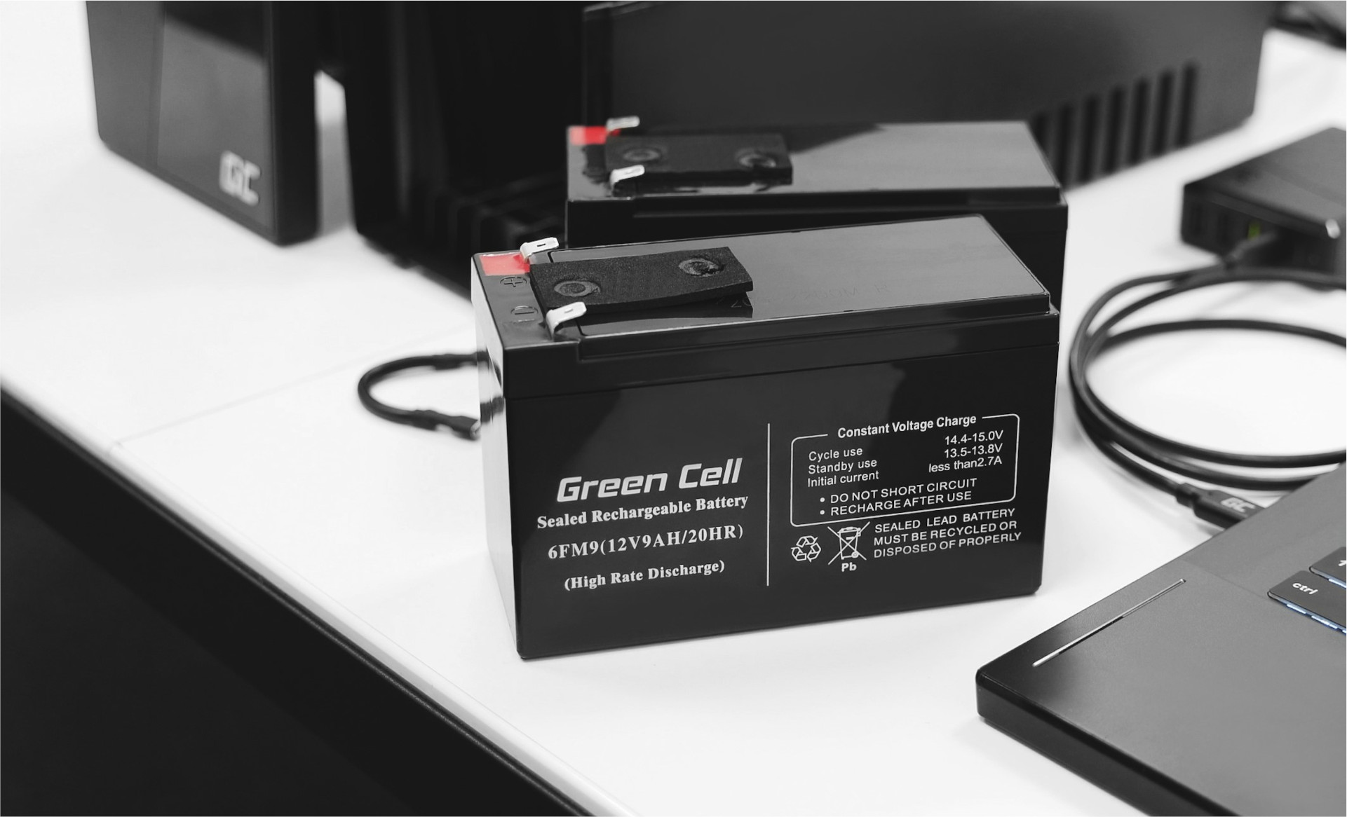 Jak získat 24V napětí a zapojit baterie do série?