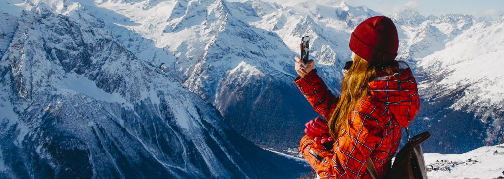 Co si vzít v zimě na hory? 3 elektrické pomůcky, na které je třeba pamatovat