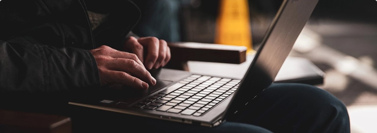 4 zlozvyky, kterých se můžete zbavit investicí do powerbanky pro notebook