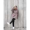mikina_ROYKSOPP_hunata_kapsy_rolak_obri_raglanove_rukavy_ve_tvaru_netopyra_barva_mocca_celkovy_detail