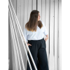 Oversized triko s obřími rukávy a výstřihem do V v bílé barvě pohled zepředu XL modelka