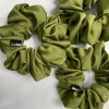 Olivově Zelená Scrunchie
