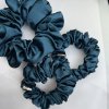 Petrolejová Scrunchie