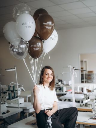 Narozeninová oslava Emiimio je u konce a já chci moc moc poděkovat za krásné ohlasy na nás i na náš narozeninový hrníček.🤎...