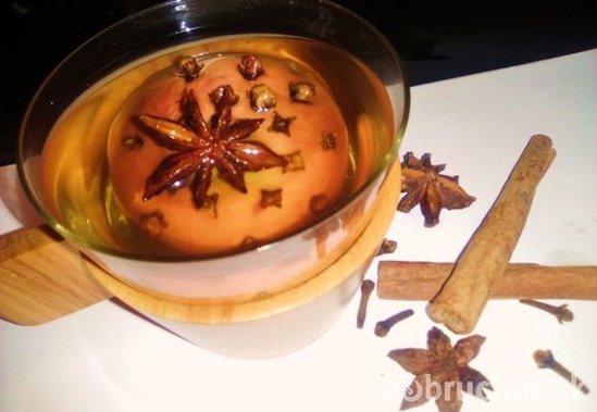 Horúce pečené jablko