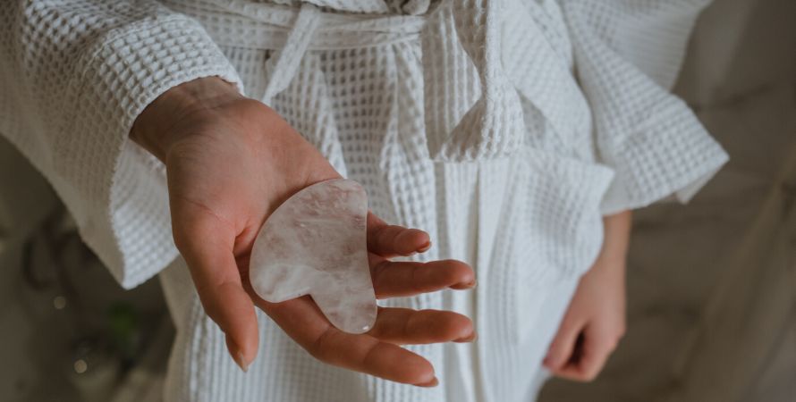 GUA SHA - PROTI CELULITIDĚ I VRÁSKÁM