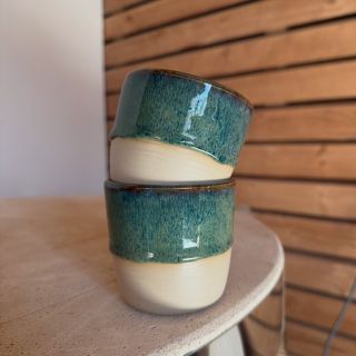 Nová glazura 💚 Teď jí ještě vymyslet jméno 🔍 #emloceramics #ceramics #keramika #pottery #kalisek