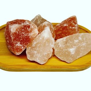 🌿 NOVINKA na Emphatia.cz! 🌿 Objevte kouzlo solných kamenů na elegantním tácku, které si můžete provonět svým oblíbeným...