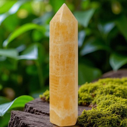 6166 kalcit oranzovy obelisk c 6 69 1g Photoroom