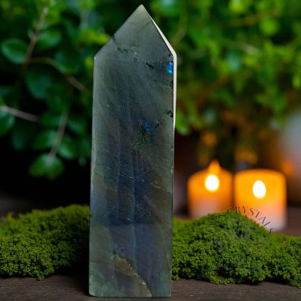 6205 labradorit obelisk c 3 95g Photoroom