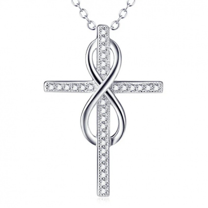 Stříbrný náhrdelník s křížkem