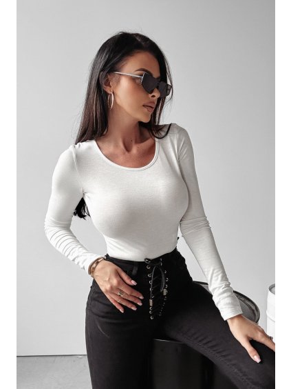 10813 olavoga silvie body