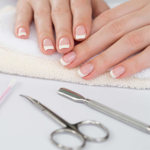 MANIKÚRA - PÉČE O NEHTY a RUCE