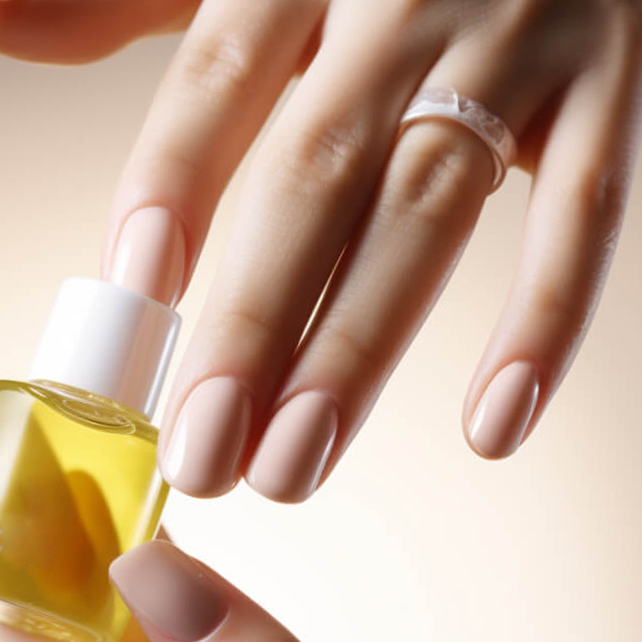 Cuticle Oil: Prvek pro péči o nehty a nehtovou kůžičku