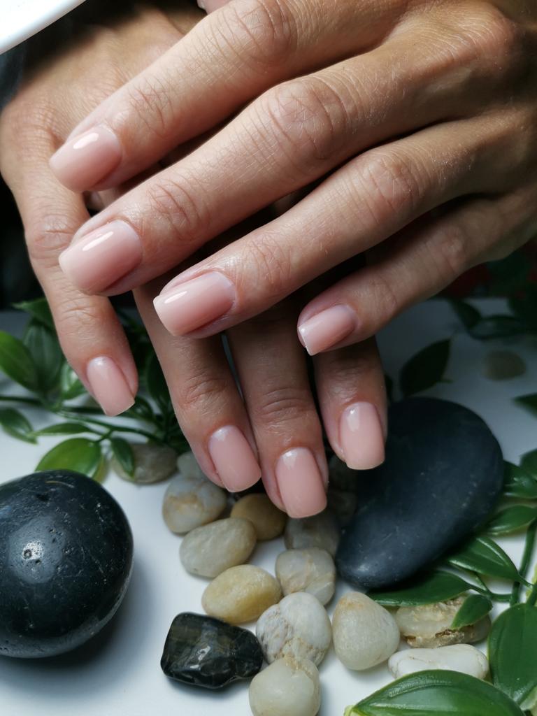 ZIMNÍ PÉČE O NEHTY A RUCE