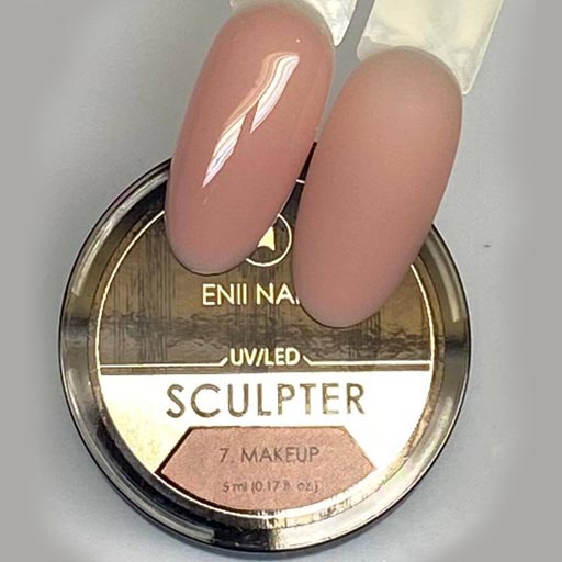 sculpter-makeup