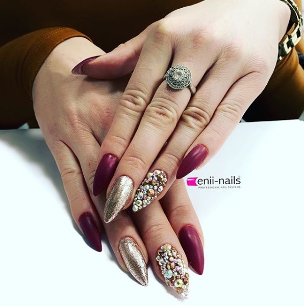 ENII-NAILS Příprava a zkouška profesní kvalifikace - Manikérka a neht. designérka (Kód 69-024-H) 3dny