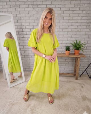 Jaro je v plném proudu a léto už pomalu klepe na dveře! ☀️ Připravte svůj šatník na prosluněné dny s naší zbrusu novou...