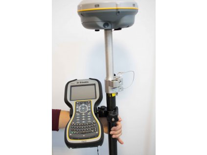 Trimble R8 GNSS - S a kontrolní jednotka TSC3