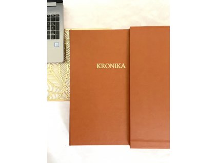 kronika A3 s pouzdrem