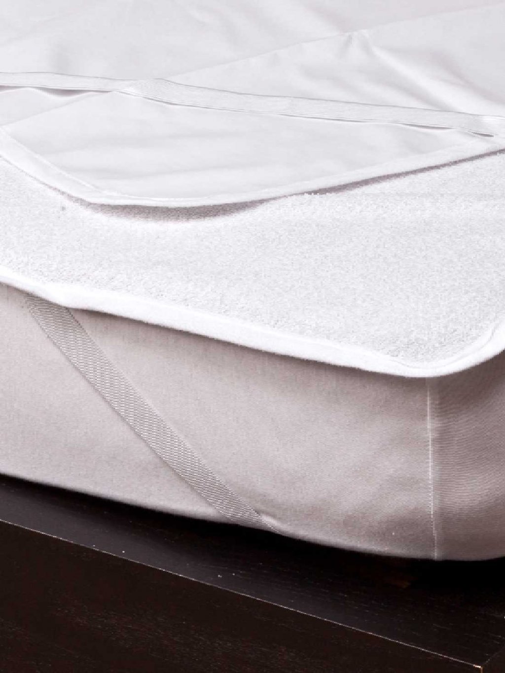 Chranic na matrac frote postel detail