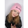 Čepice s nápisem růžová