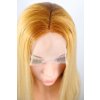 Bella - lace front blond zrzavá ombré vlnitá paruka