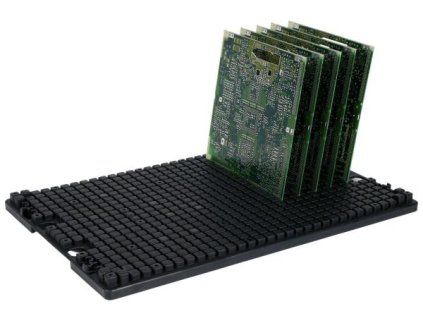 Zásuvný držák DPS s důlky - 557 x 357 x 22 mm