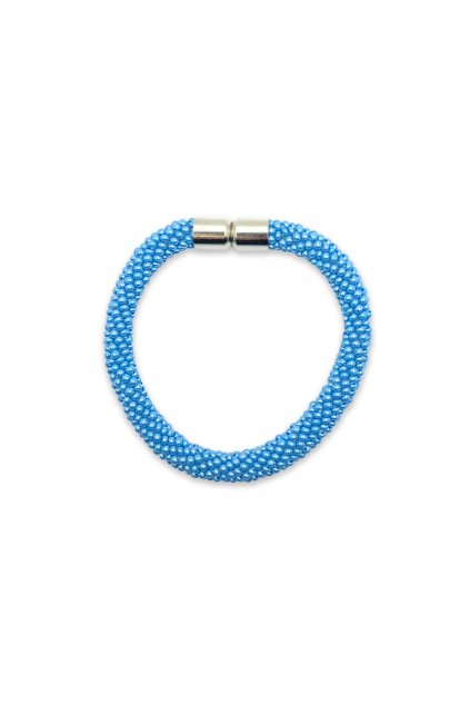 Ručně vyrobený náramek z českých materiálů modré barvy. Vlastnosti: barva modrá, obvod náramku 19 cm s magnetickým zapínáním.