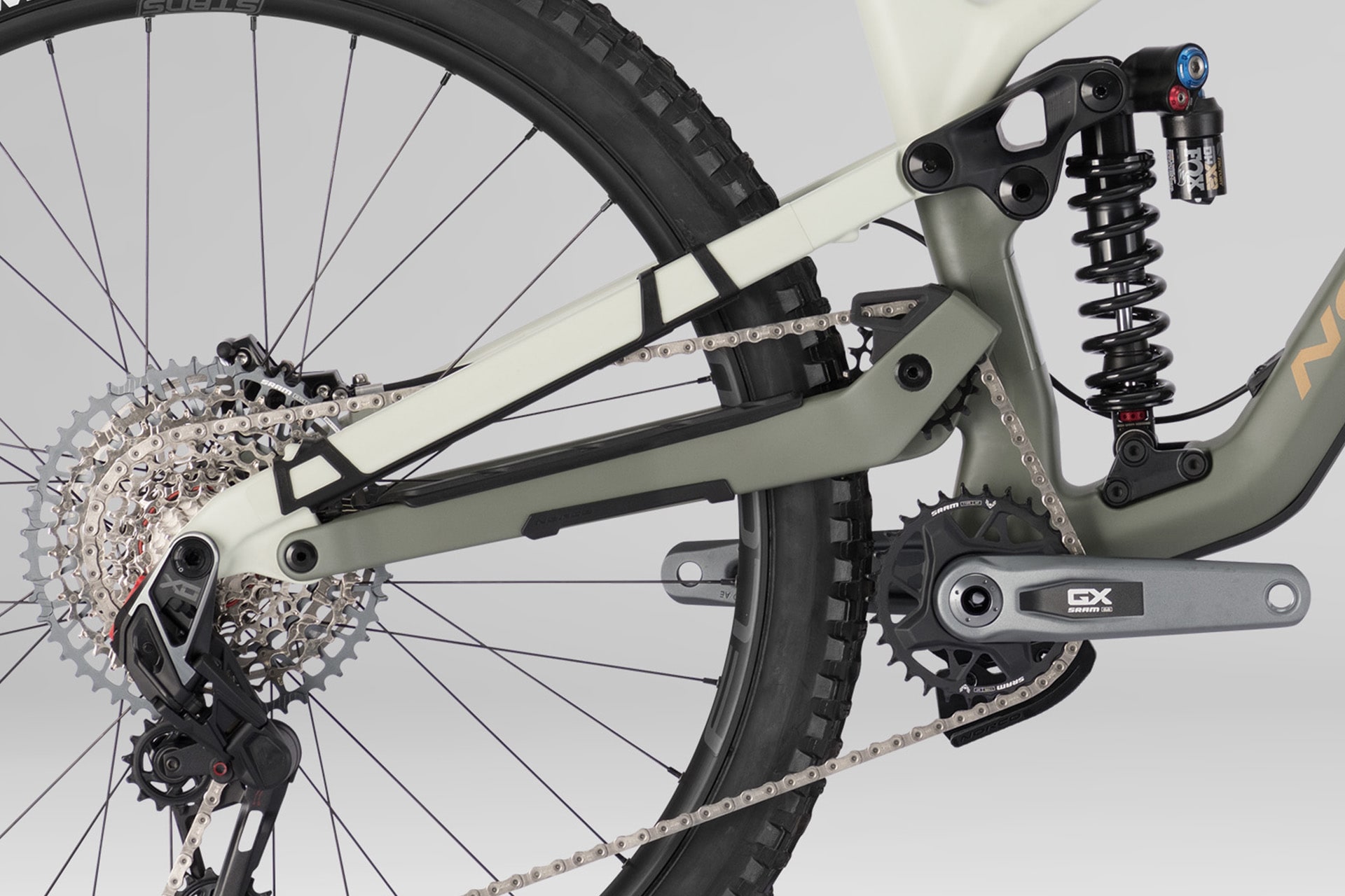 my24-sight-c1-29-olive-orangefork-rear-suspension-drivetrain-detail-opt