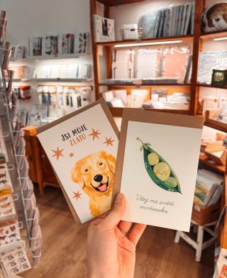 Brzy bude Valentýn a moc rádi bychom ho s vámi oslavili! ☺️ Až do 14.2. u nás zakoupíte všechna blahopřání v akci 2+1...