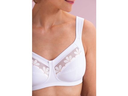 SOPHIA BILA PODPRSENKA PO OPERACI PRSU DOBROMILA DARNADYOVA EPITA DD 3