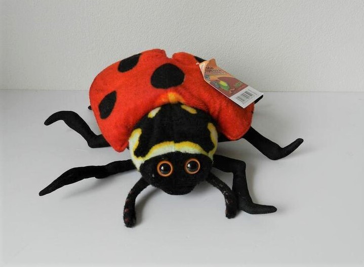 Wiki Plüss katica 24 cm - plüss játékok