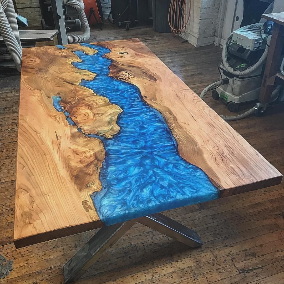 Table Made of Clear Epoxy Resin Veropal UV PLUS 100