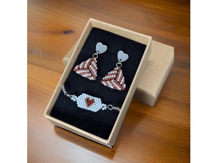 ZAMILOVANÝ SET - náušnic TRIANGL a náramek SRDCE