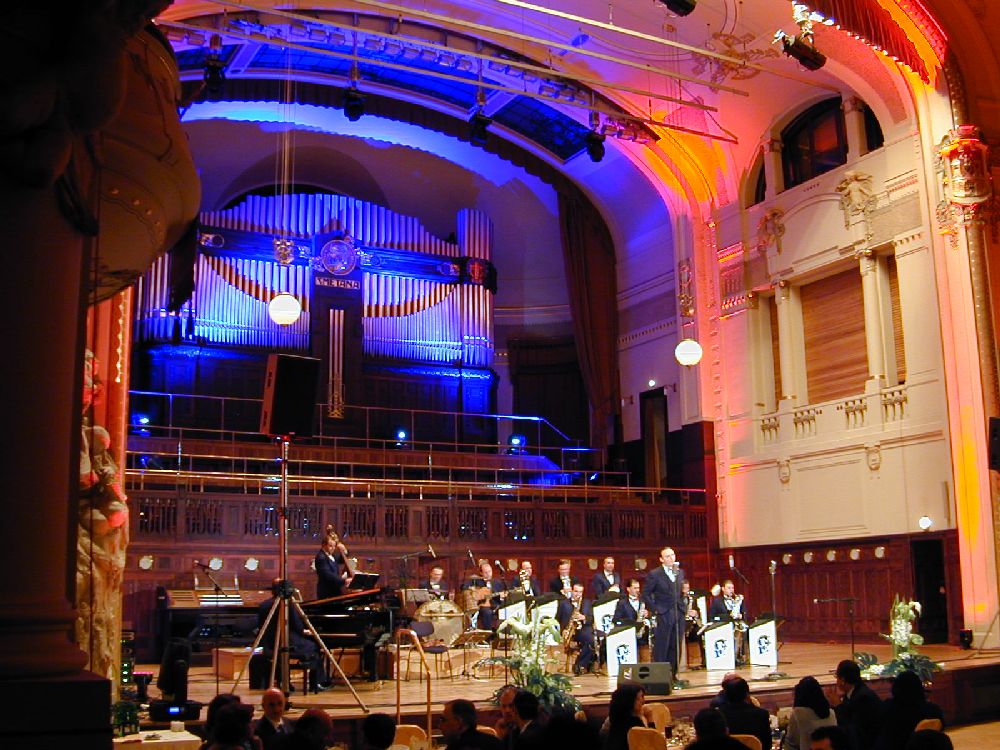 GALAVEČER V OBECNÍM DOMĚ