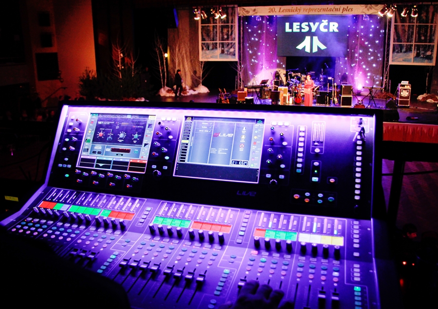 dLive na 20. Lesnickém reprezentačním plese